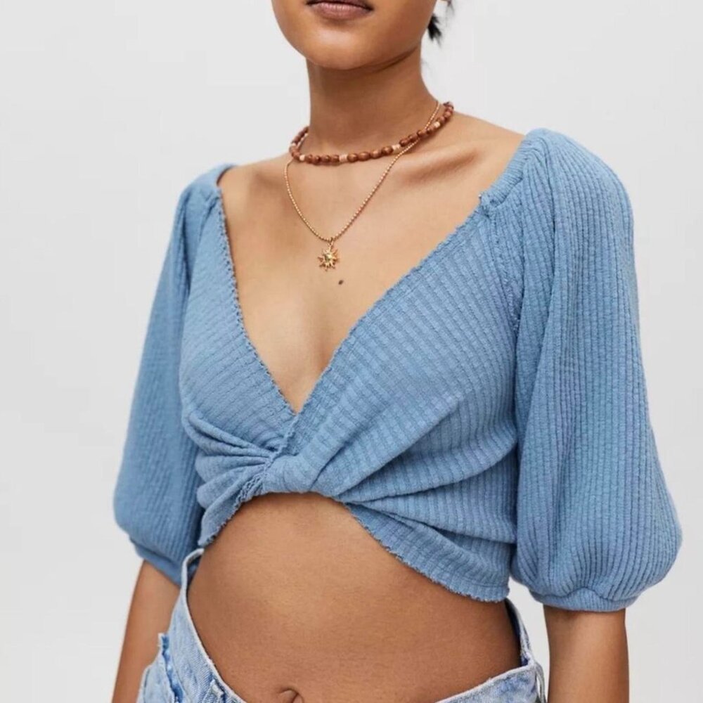 Urban Outfitters Lena Twist-Front Cropped Top - Blue